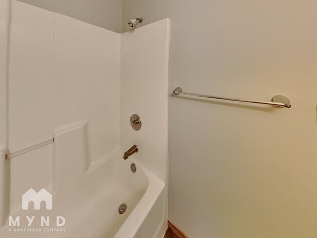 Building Photo - 1000 W Snider St