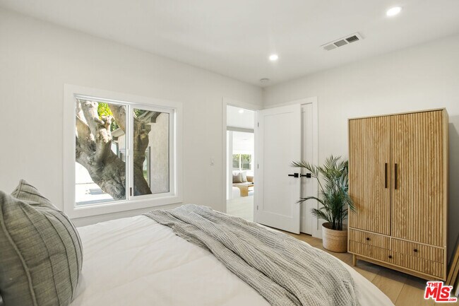 Building Photo - 7358 Paso Robles Ave