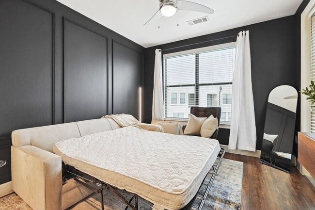 Building Photo - 5445 Town and Country Blvd