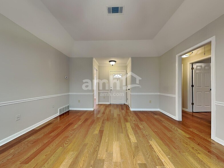 Building Photo - 7007 Meadowlands Pl