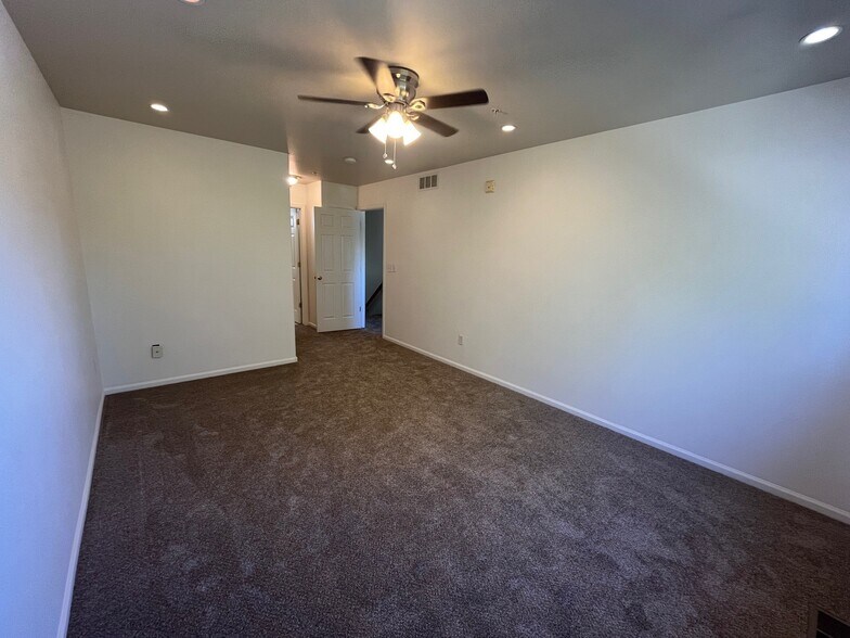 Building Photo - 2621 Rigden Pky