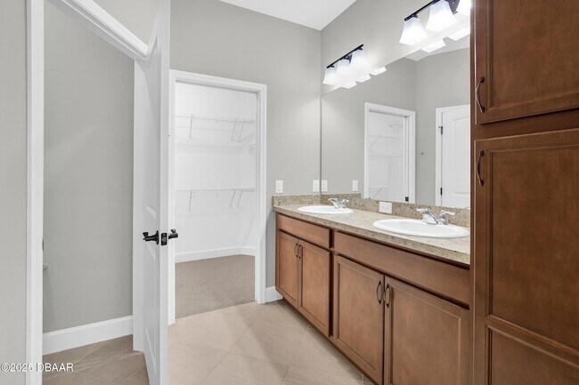Building Photo - 906 Coral Reef Way