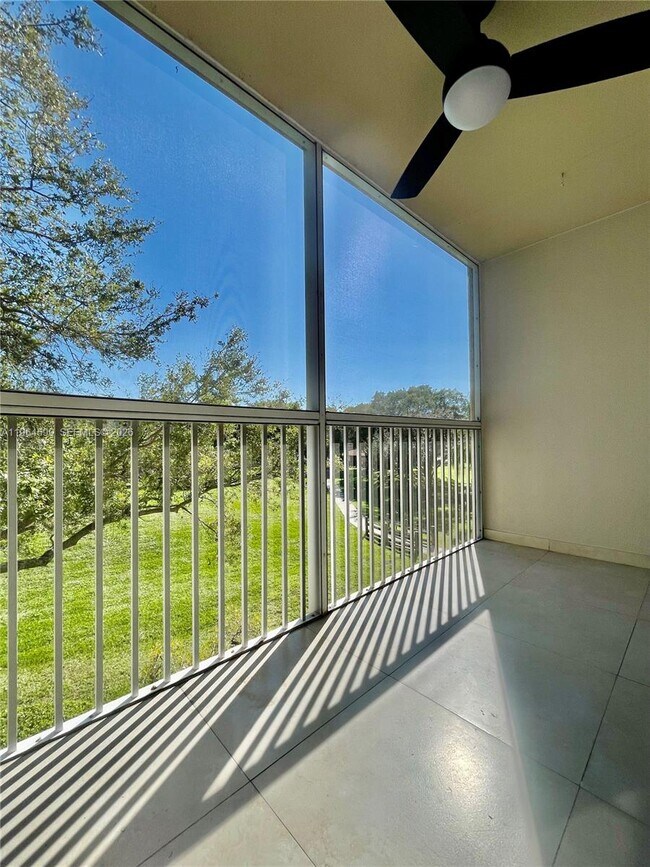 Building Photo - 1251 SW 125th Ave