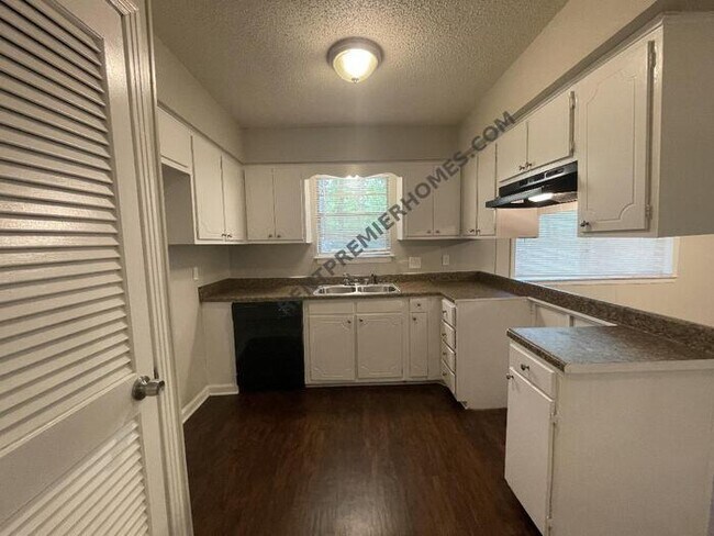 Building Photo - 11301 Donnie Dr
