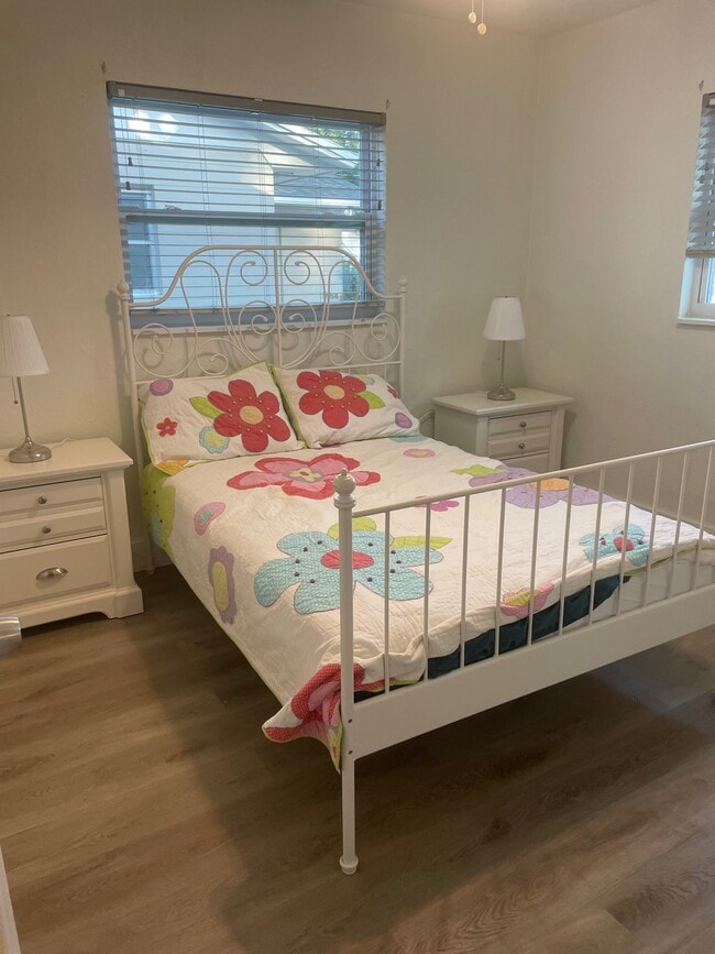 Building Photo - 5442 9th Ave N