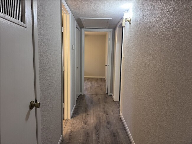 Building Photo - 1478 Apache Dr