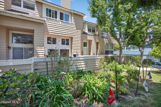 Building Photo - 867 Portola Rd