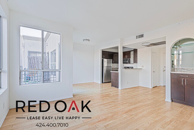 Building Photo - Gorgeous One Bedroom with Contemporary Lig...