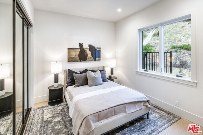 Building Photo - 24277 Dry Canyon Cold Creek Rd