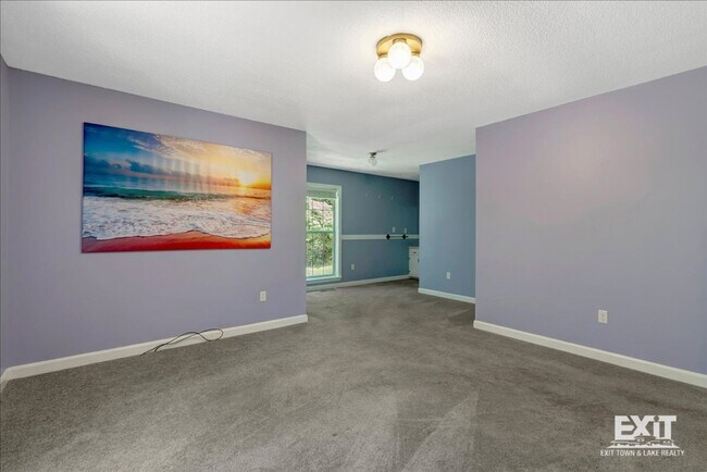 Building Photo - Amazing 4 Bedroom, 3 Bath Home With 2 Kitchens!