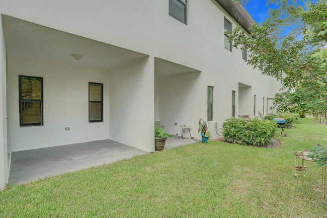 Building Photo - 352 Bella Sol Way