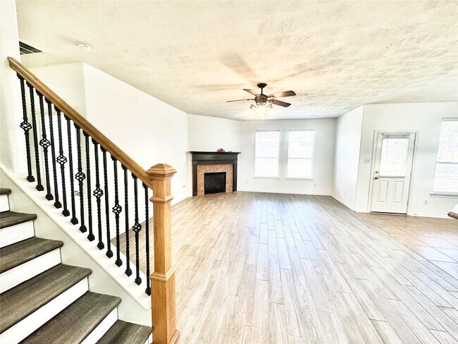 Building Photo - 14 Harbinger Ct