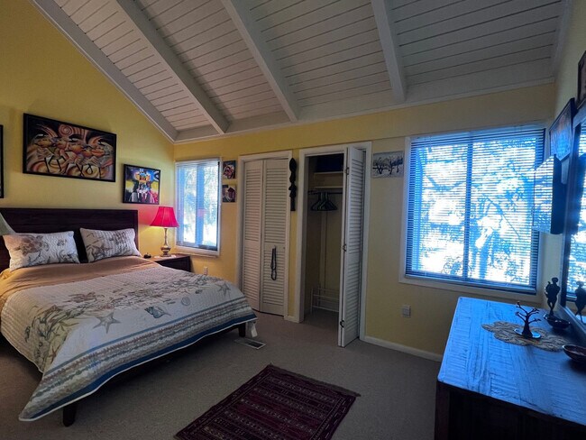 Building Photo - 1701 Longbend Dr