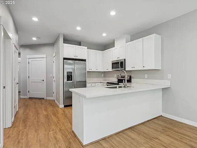 Building Photo - 2506 NE 53rd St
