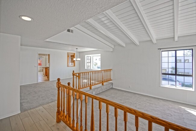 Building Photo - VERY BRIGHT & AIRY, 2050 SQ FT HOME W/ TON...