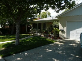 Building Photo - 3882 Yale Way