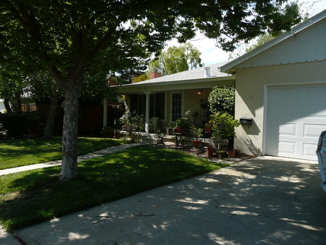 Front South West - 3882 Yale Way