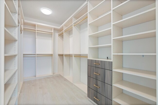 Building Photo - 13211 Artisan Cir
