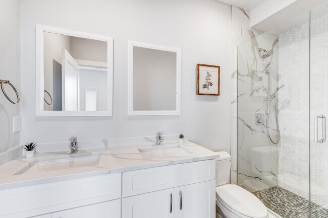 Building Photo - 1011 Bennington St