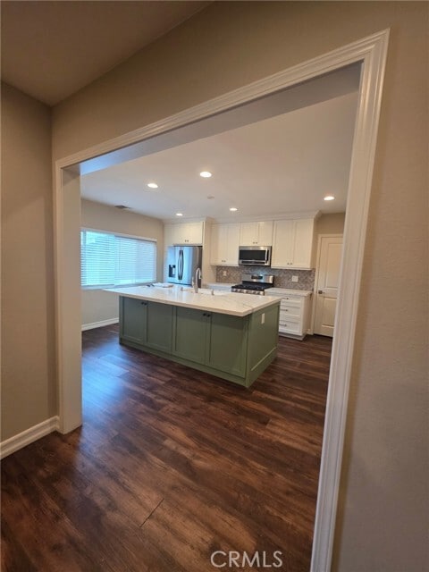 Building Photo - 9556 E Live Oak Ave