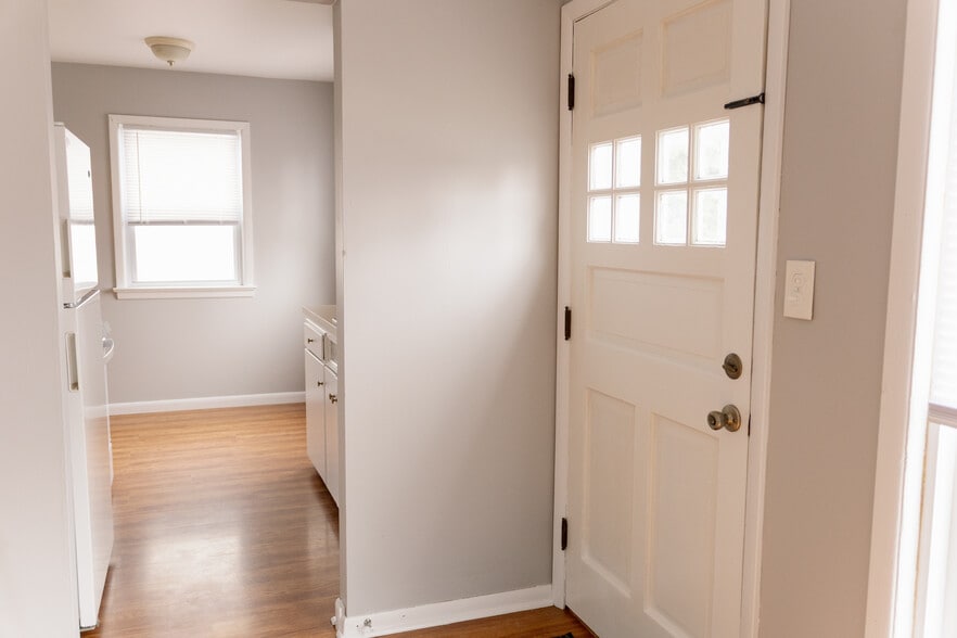 Building Photo - 12302 Milligan Ave