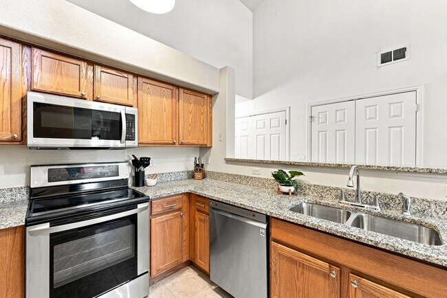 Building Photo - 5460 Allison St