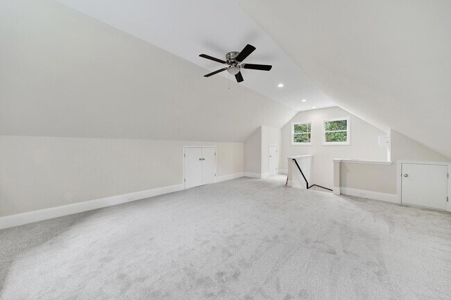 Building Photo - Beautiful Five Bed Three and Half Bath Hom...
