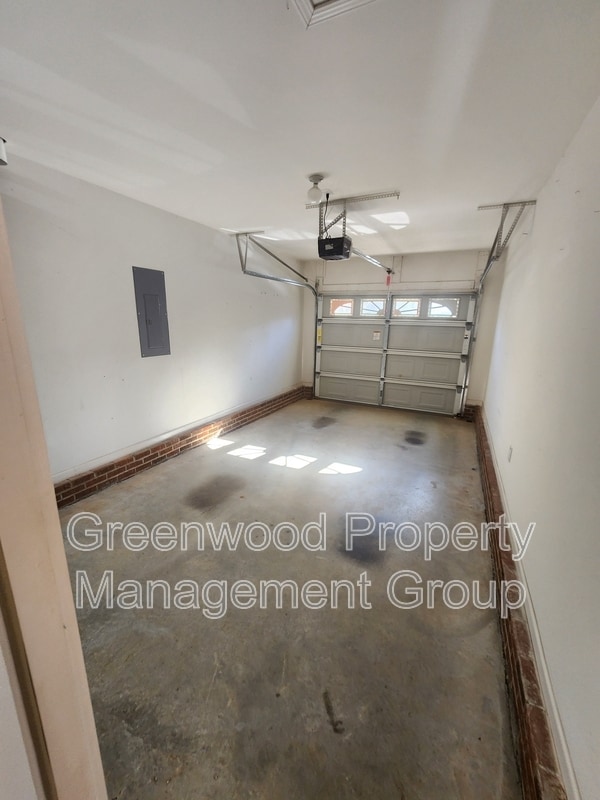 Building Photo - 5925 Bluestem Cir