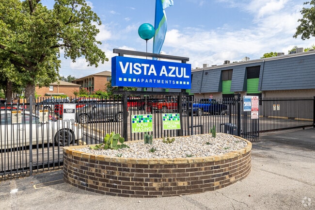 Building Photo - Vista Azul