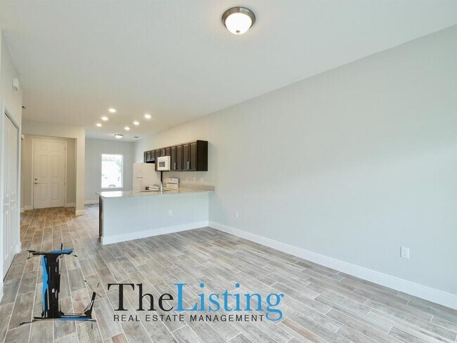 Building Photo - 406 ALBATROSS Ct