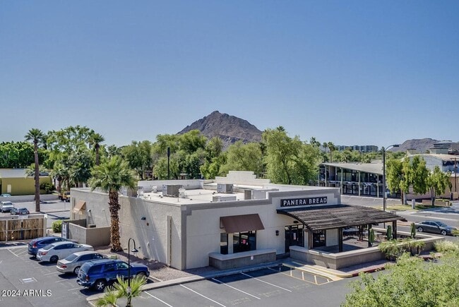 Building Photo - 4020 N Scottsdale Rd