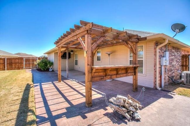 Building Photo - 4720 Pinon Ridge Dr