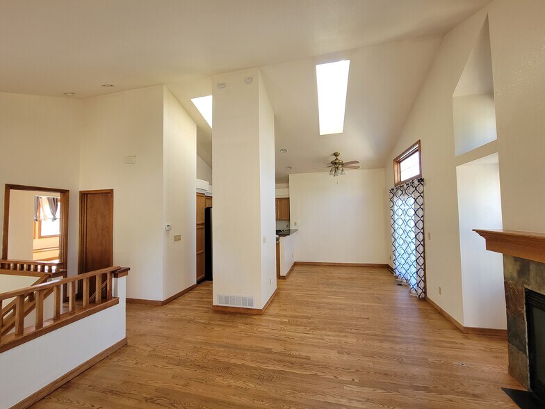 Building Photo - 4234 Flanders St