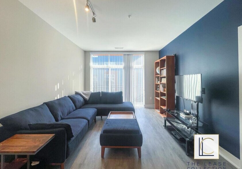 Building Photo - 145 Riverhaven Dr