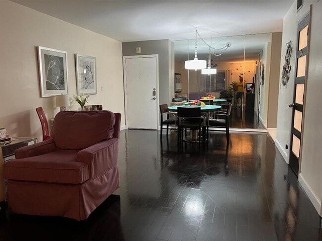 Building Photo - 1950 N Andrews Ave