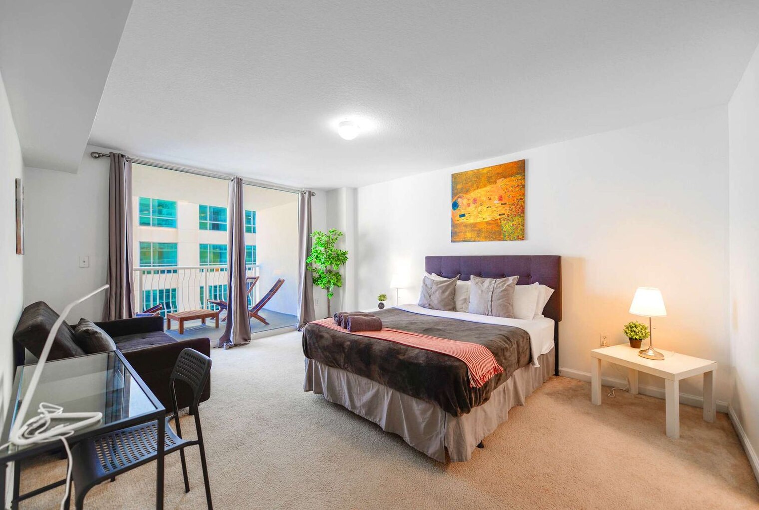 Building Photo - 1 SE 12th St