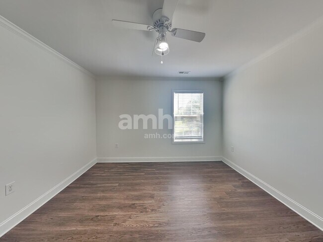 Building Photo - 1005 Theodore Ln