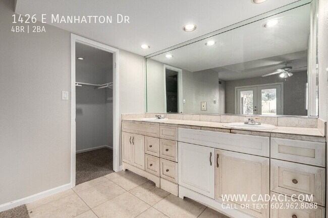Building Photo - 1426 E Manhatton Dr
