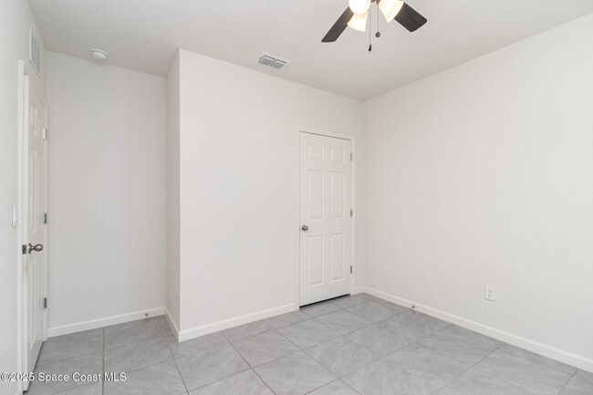 Building Photo - 975 Remington Green Dr SE