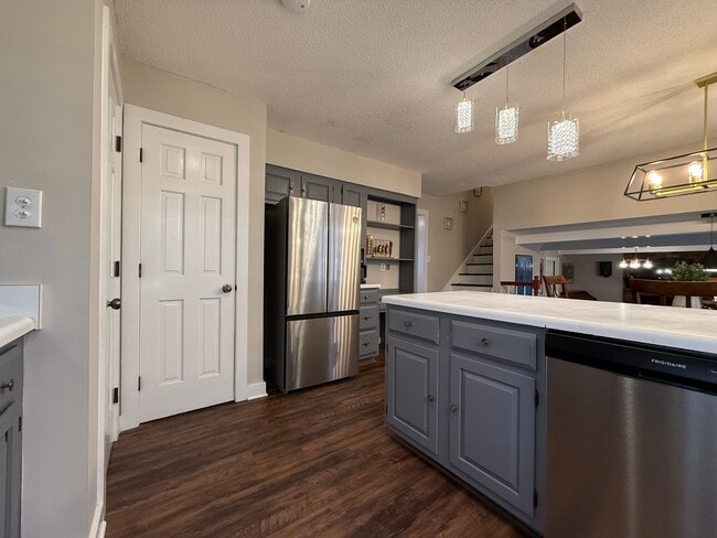 Building Photo - 505 Westbrook Dr