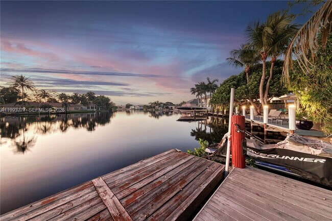 Building Photo - 2801 Coral Shores Dr