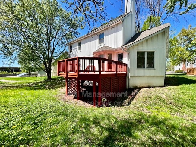 Building Photo - 1109 E Sleepy Hollow Dr