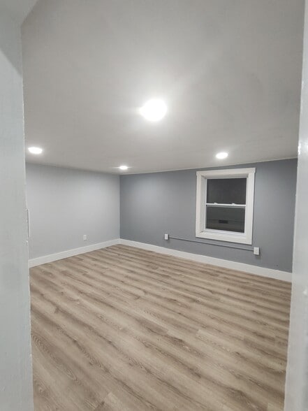 Building Photo - 142 High St