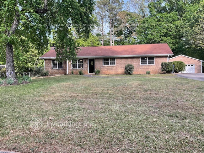 Building Photo - 404 Seneca Ct