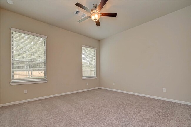 Building Photo - 348 Rise Ln