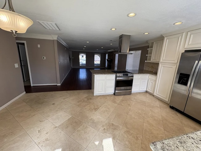 Building Photo - 22508 Red River Dr