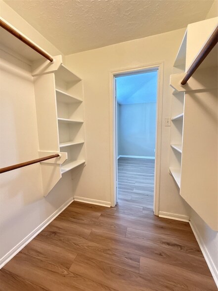 Building Photo - 15919 Hiram Clarke Rd