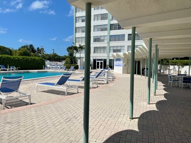 Building Photo - 2150 Sans Souci Blvd