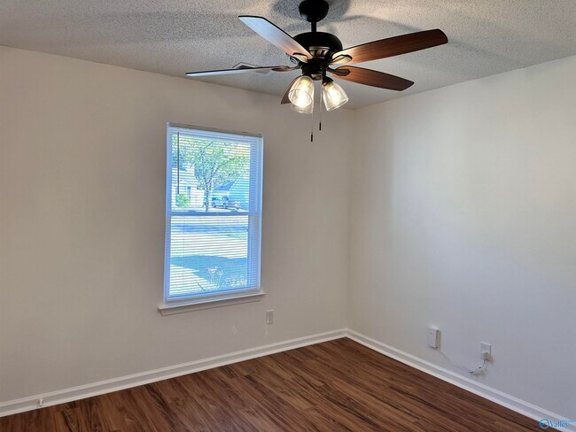 Building Photo - 13908 Creely Dr SW