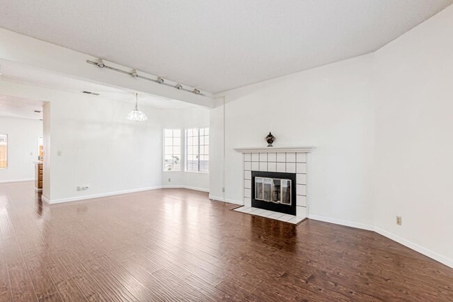 Building Photo - 39737 Potrero Dr